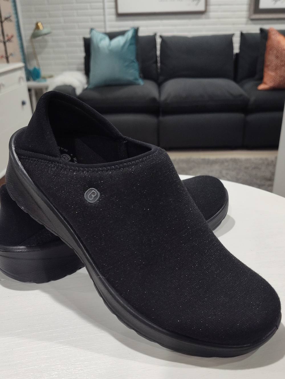 Bzees Getaway Mules In Black Shimmering Fabric Size 6.5 W